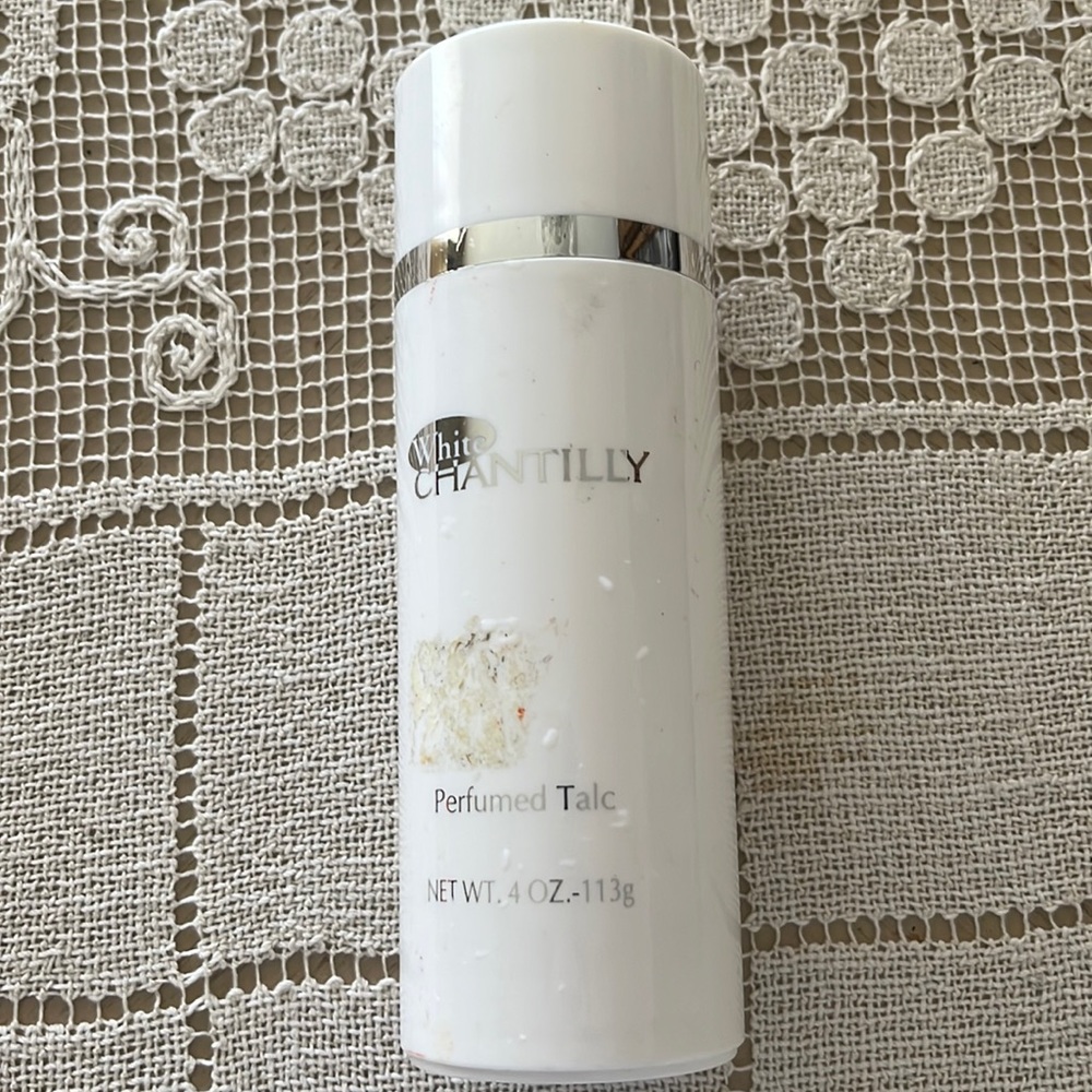 White Chantilly dusting powder.